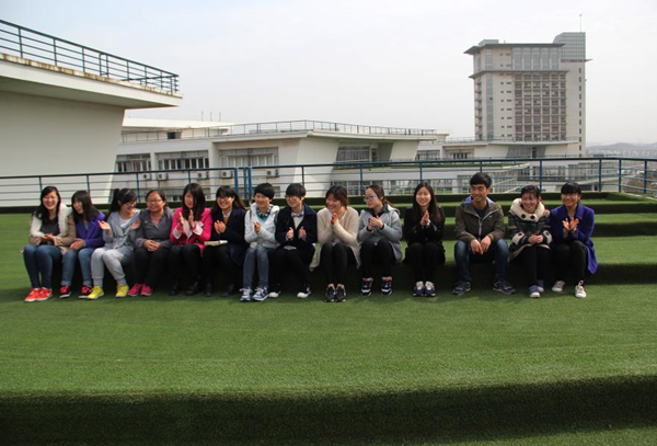 我院2013级同学举行“唱响团歌,喜迎团代会”活动
