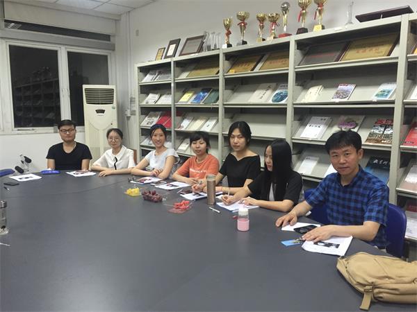 我院研究生科技文化月之“博思”沙龙首次召开