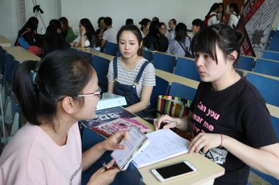 新闻学院、艺术设计学院、营销与物流管理学院举行实习、就业招聘会